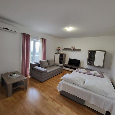 Apartmani Goga Starigrad Paklenica Luaran gambar