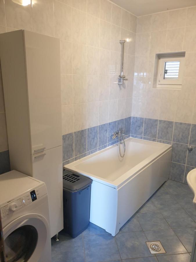 Apartmani Goga Starigrad Paklenica Luaran gambar
