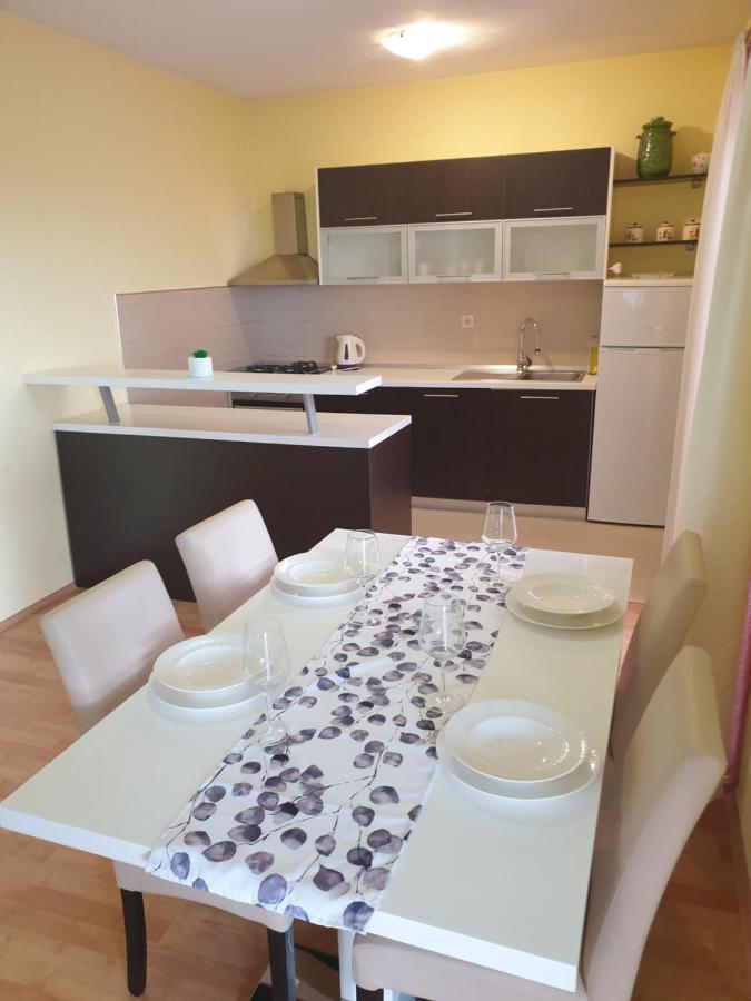 Apartmani Goga Starigrad Paklenica Luaran gambar