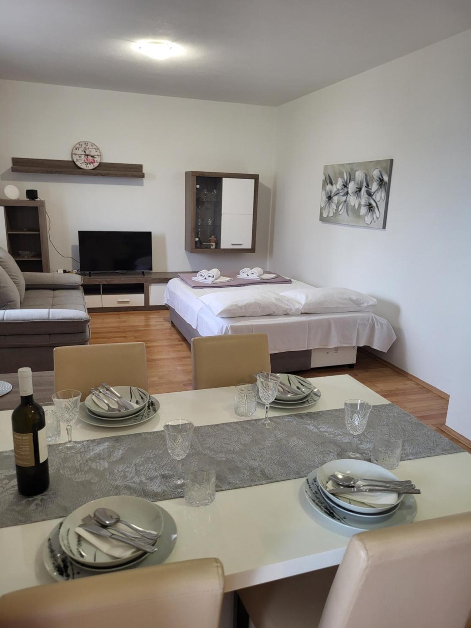 Apartmani Goga Starigrad Paklenica Luaran gambar