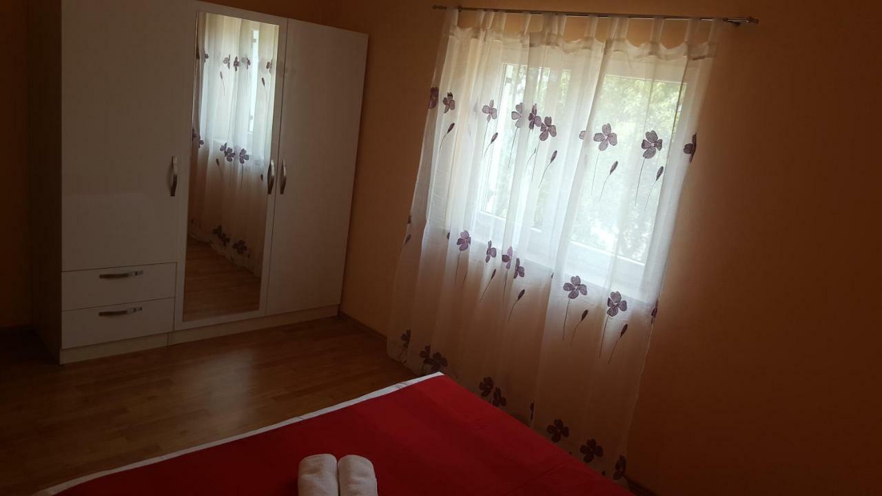 Apartmani Goga Starigrad Paklenica Luaran gambar